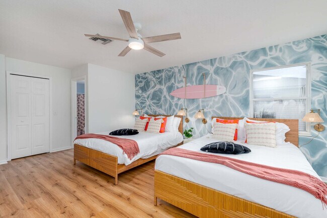 Building Photo - 1136 9th Square