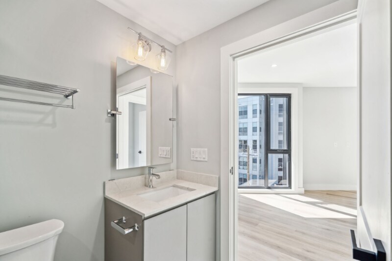 Building Photo - 3748 Lancaster Ave