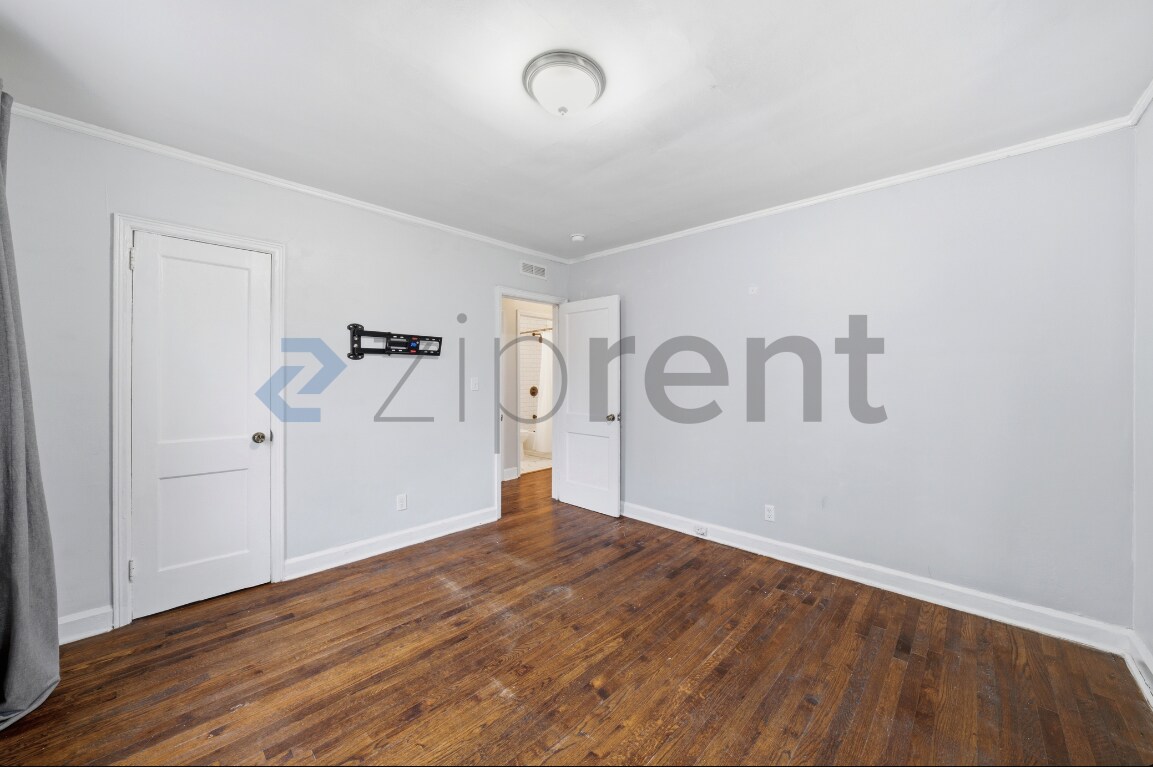 Building Photo - 1534 Beatie Ave SW