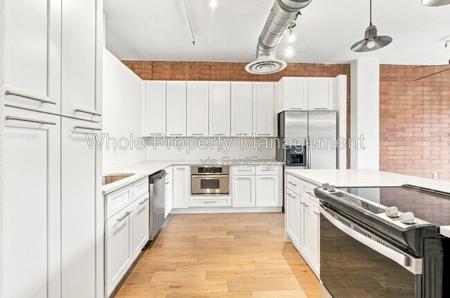 Building Photo - 2245 Blake St