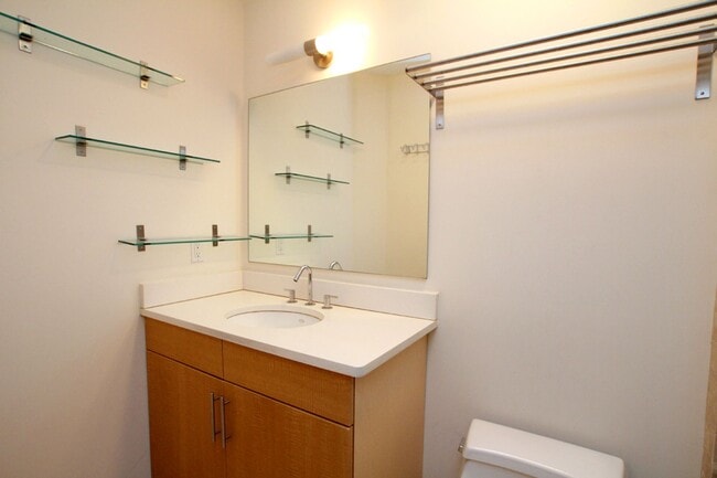 Building Photo - 239 Market St