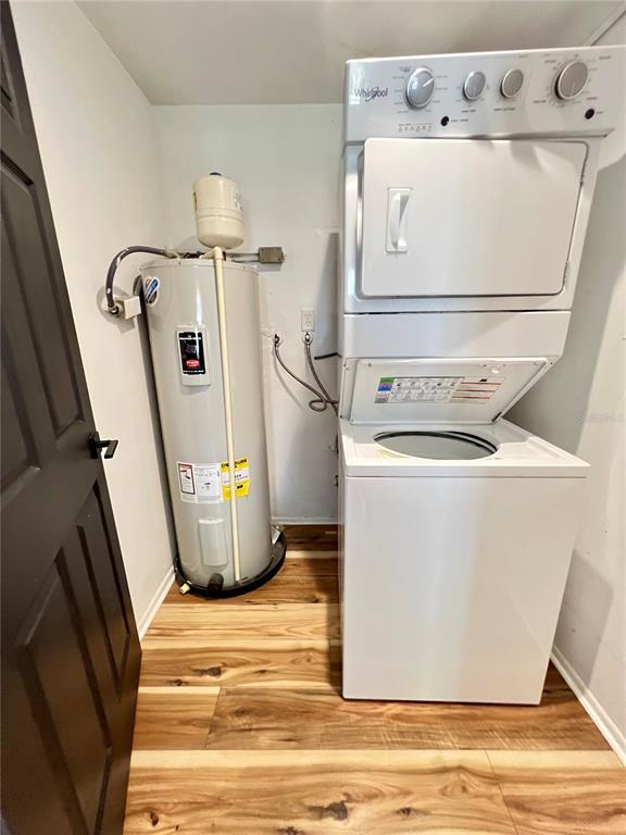 Building Photo - 559 Laura Ln