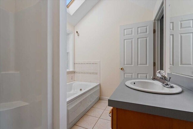 Building Photo - 89 Boulder Hill Dr
