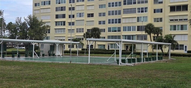Building Photo - 4550 Cove Cir