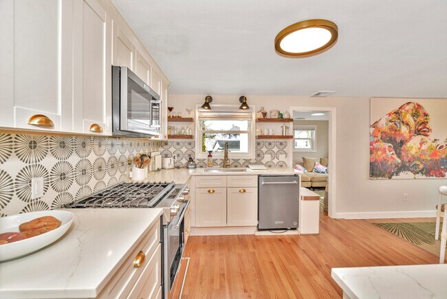 Building Photo - 15 Union Ave