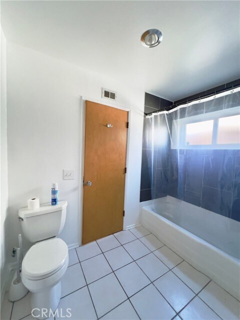 Building Photo - 1521 W Westmont Ave