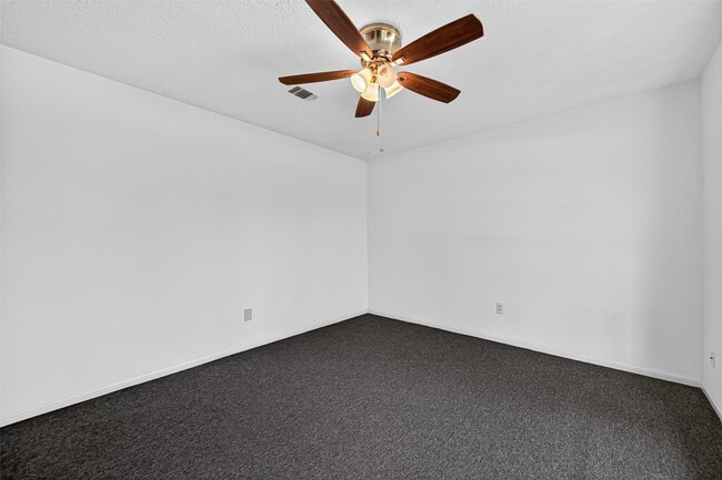 Building Photo - 8511 Collingdale Rd