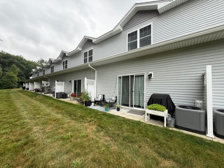 Back - 1 Camelia Ave