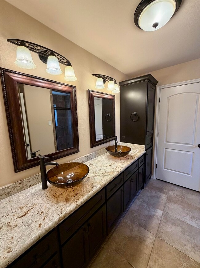 Building Photo - 420 Sabal Loop