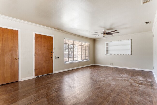 Building Photo - Charming 3-bedroom in the heart of Monticello Park
