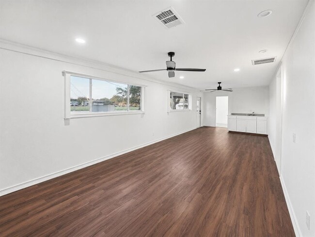 Building Photo - 1739 Starwood Dr