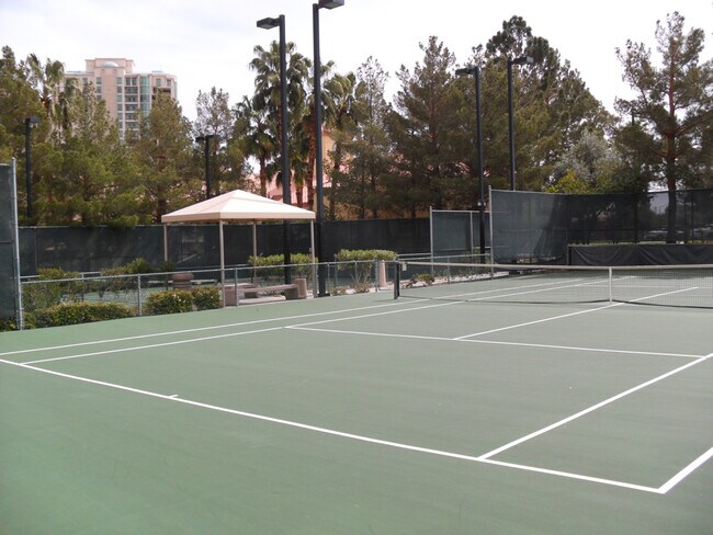 Building Photo - 210 E Flamingo Rd