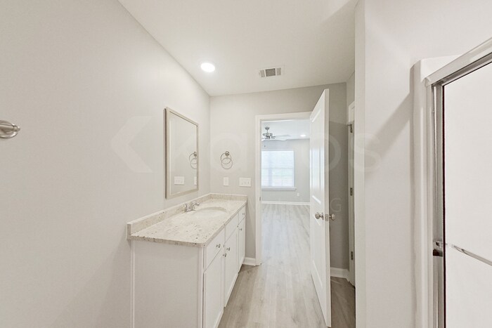 Building Photo - 383 Angela St