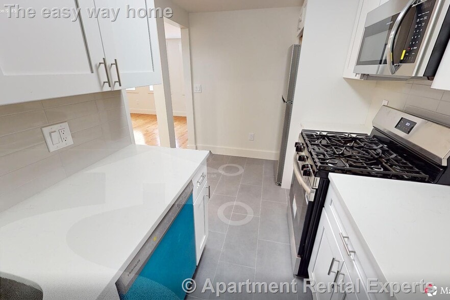 Building Photo - 38 Gibson St