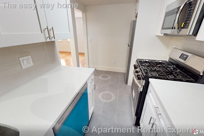 Building Photo - 38 Gibson St