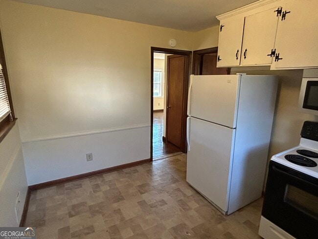 Building Photo - 190 Northcrest Dr