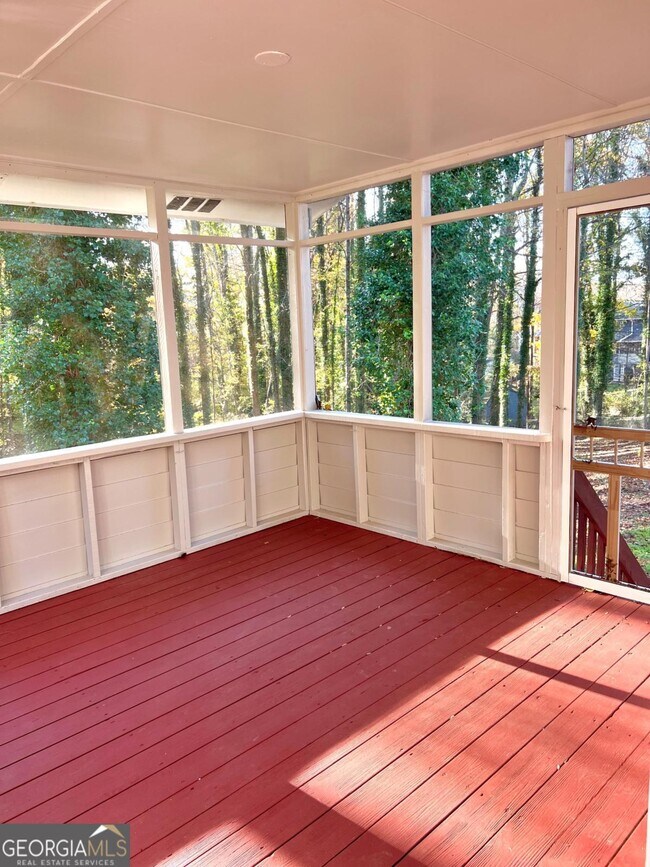 Building Photo - 3990 Rocmar Dr