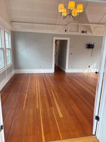 Building Photo - 28 Pearl St