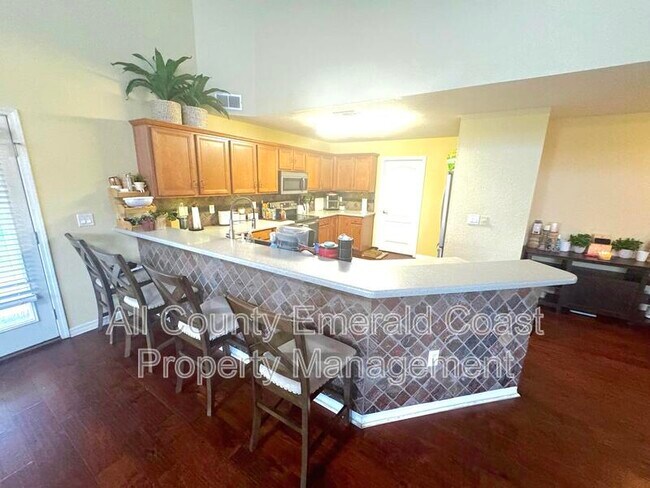 Building Photo - 337 Tequesta Dr