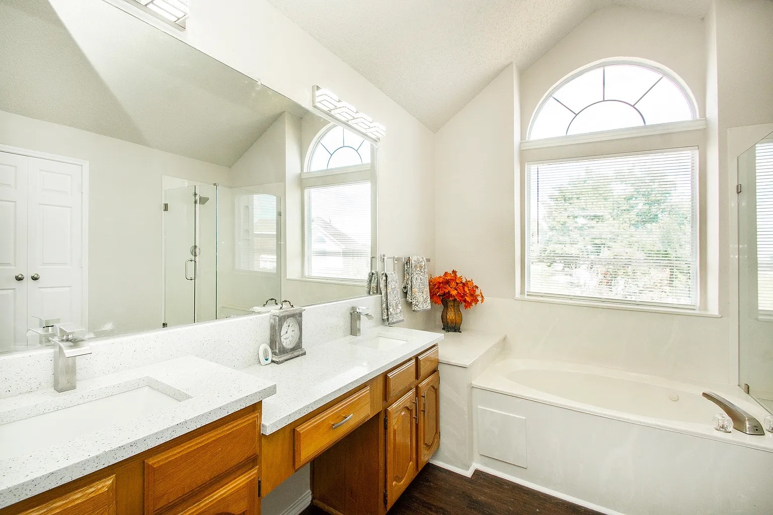 Building Photo - Room in House on Kentshire Cir