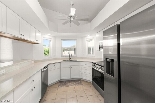 Building Photo - 16830 Sanibel Sunset Ct