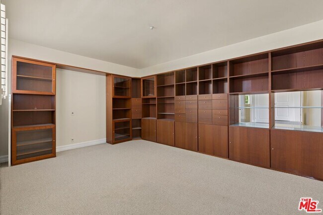 Building Photo - 4202 Whitsett Ave