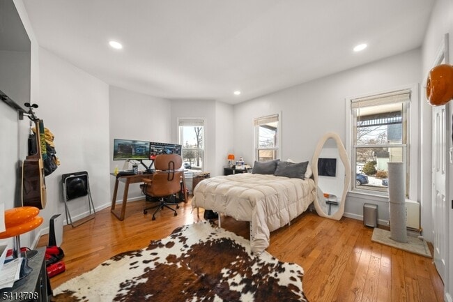 Building Photo - 31 Park Ave