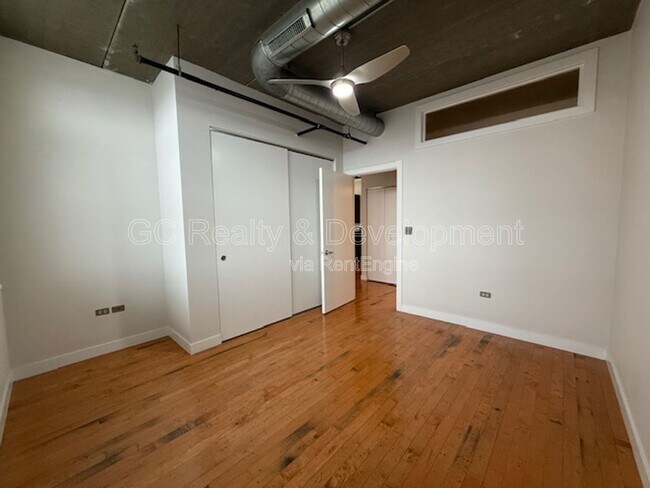 Building Photo - 10 S Dunton Ave