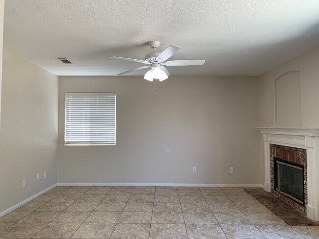 Building Photo - Newly updated 3 bedroom home in Menifee av...