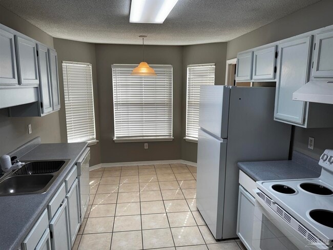 Building Photo - 9184 Arand Dr