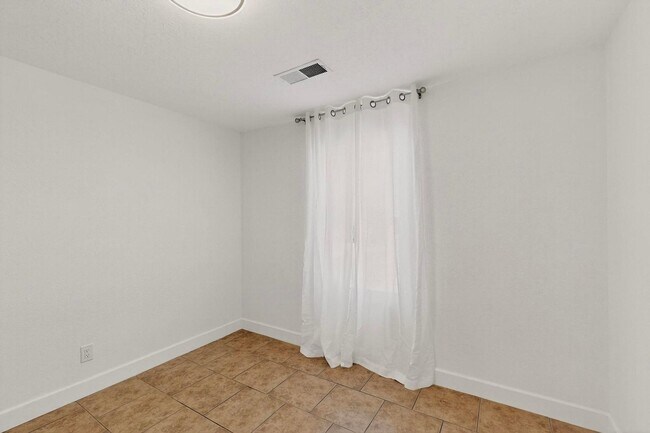 Building Photo - 9218 Alvera Ave SW