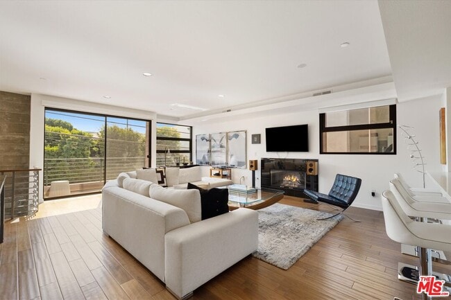 Building Photo - 1410 Innes Pl