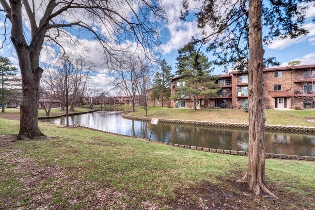 Building Photo - 2440 Waterbury Dr