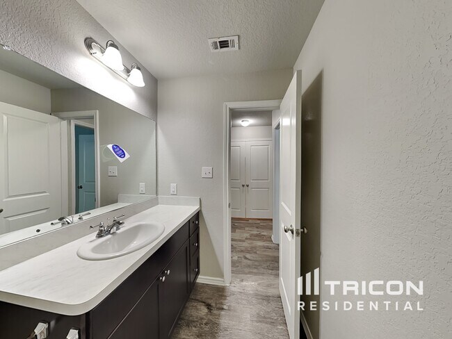 Building Photo - 8443 Amistad Cove