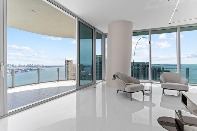Building Photo - 300 Biscayne Blvd Way