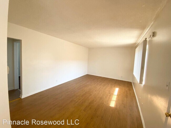 Building Photo - 4935 W 120th St