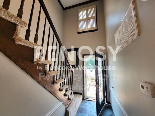 Building Photo - 914 Wildwood Square Ct