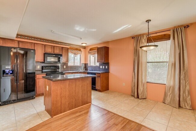 Building Photo - 6790 S Avenida Del Abrazo