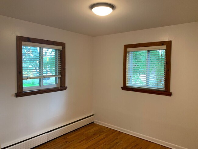Building Photo - 4BD/2BA Table Mesa Home - Close to everything