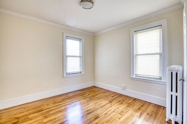 Building Photo - 2 Bedroom 1st FL Rental