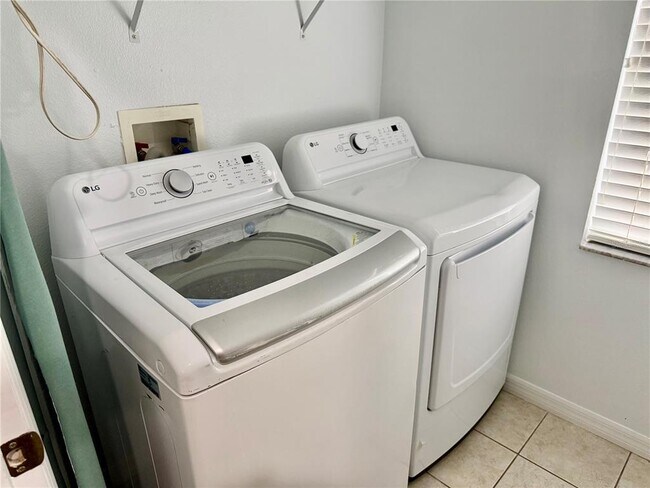 Building Photo - 255 Magical Way