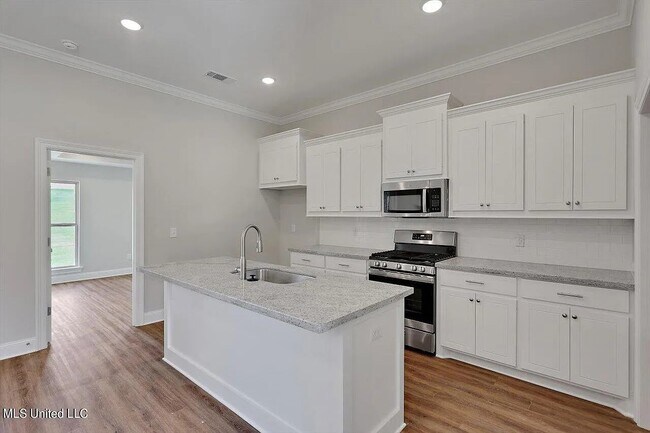 Building Photo - 253 Chartleigh Cir