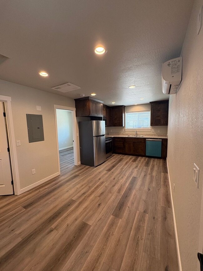 Building Photo - 1 Bedroom, 1 Bath in Central Point