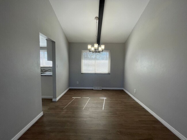 Building Photo - $0 DEPOSIT OPTION. TRI-LEVEL AURORA HOME WITH MODERN AMENITIES AND SPACIOUS INTERIORS