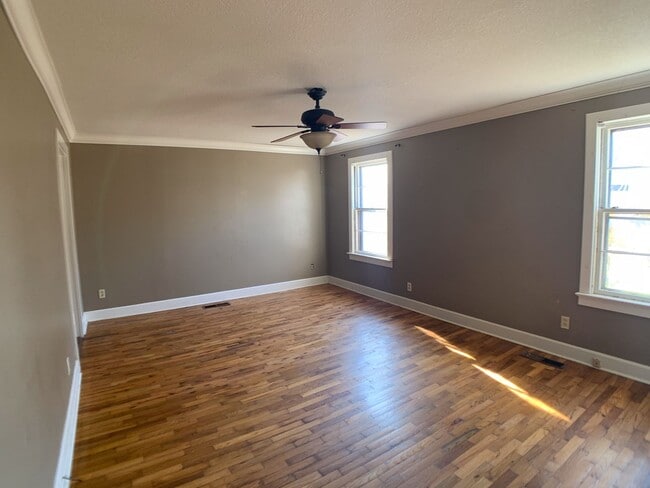 Building Photo - 707 Sims Ave