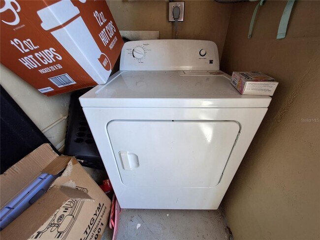 Building Photo - 8564 Agress Ave