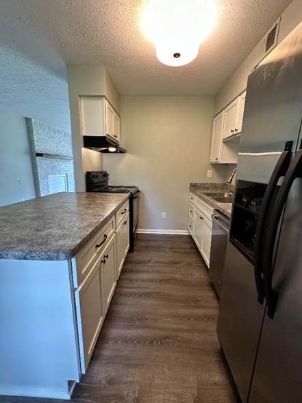 Building Photo - 11201 Ginger Rd