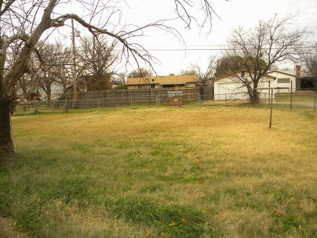 Building Photo - 2 Bedroom 1 Bath in Faith Village