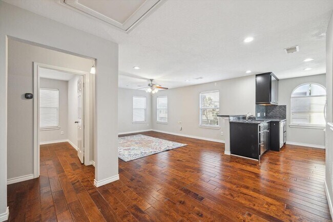 Building Photo - 1405 Bailey St