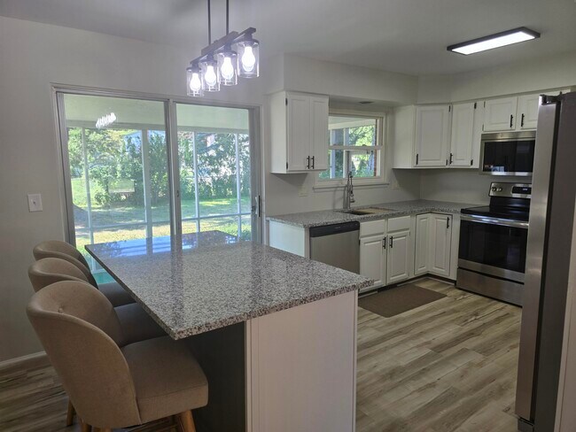 Building Photo - 15353 Huff